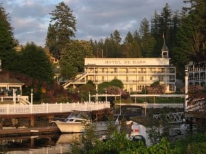 The Hotel de Haro is one of the centerpieces of Roche Harbor Resort. Built in 1886, its distinguished guests include Presidents Theodore Roosevelt and Howard Taft, plus John Wayne in more recent times.